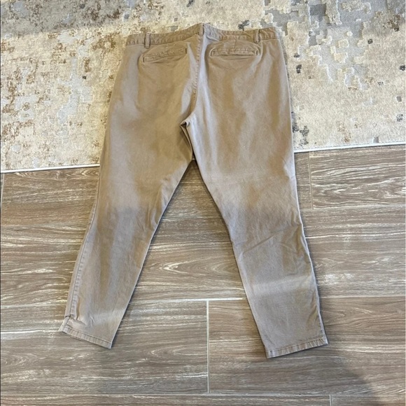 GAP Skinny Mini Pants - Picture 2 of 3